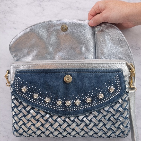 Boutique Denim & Silver Woven Crossbody Bag Rhinestone Stud Flap Boho Western - Picture 5 of 6